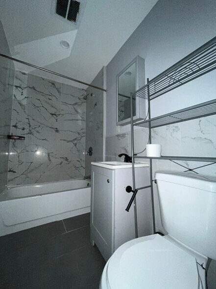 Building Photo - 112 Corbin Ave