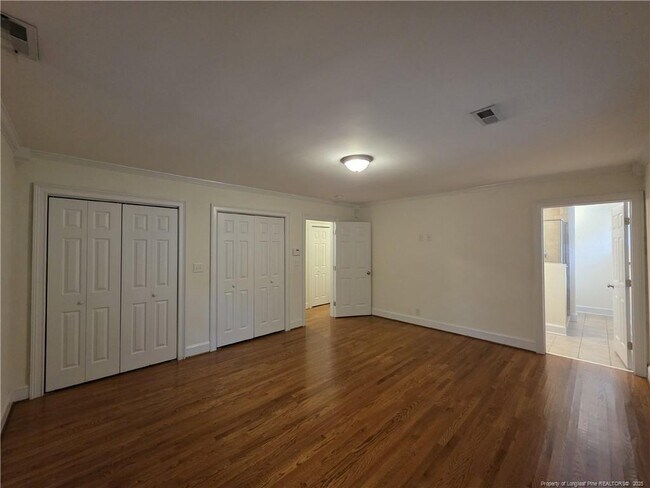 Building Photo - 342 Devane St