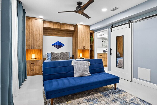 Building Photo - 319 Brentwood Dr