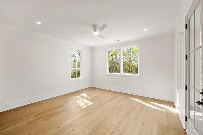 Building Photo - 1074 Moores Mill Rd NW