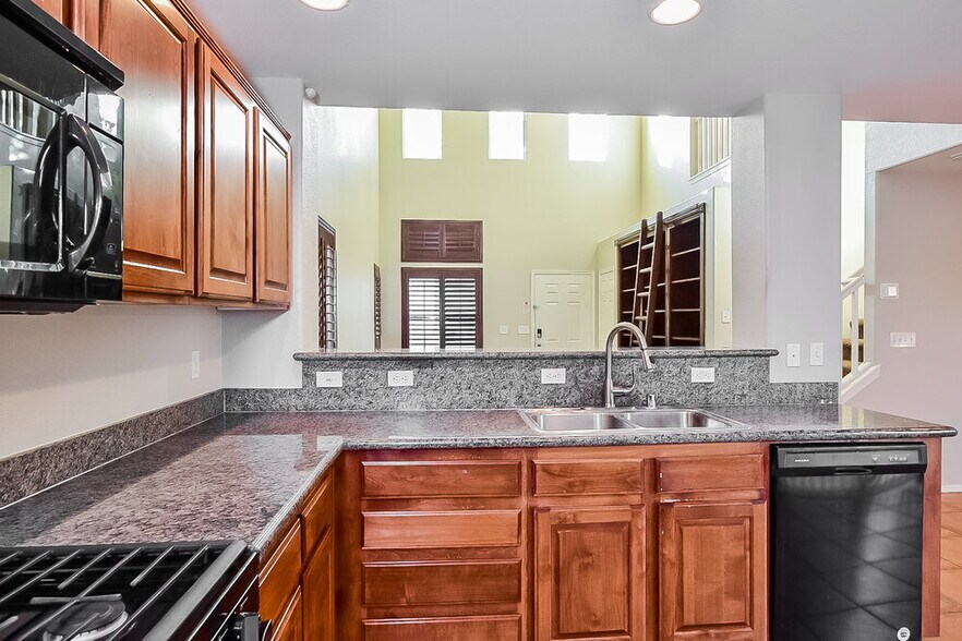 Building Photo - 10457 MIHELA Ave