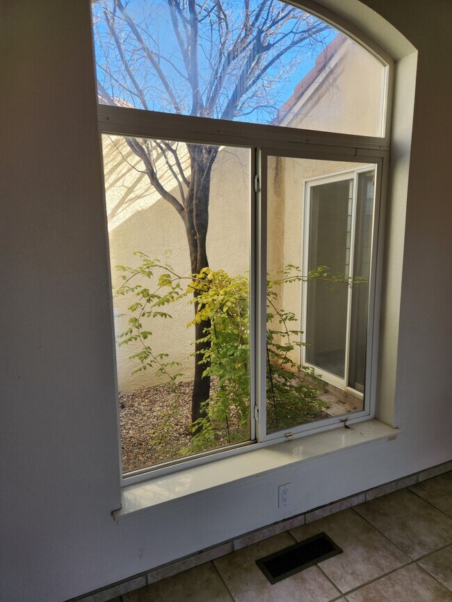 Building Photo - 7301 Quail Springs Pl NE