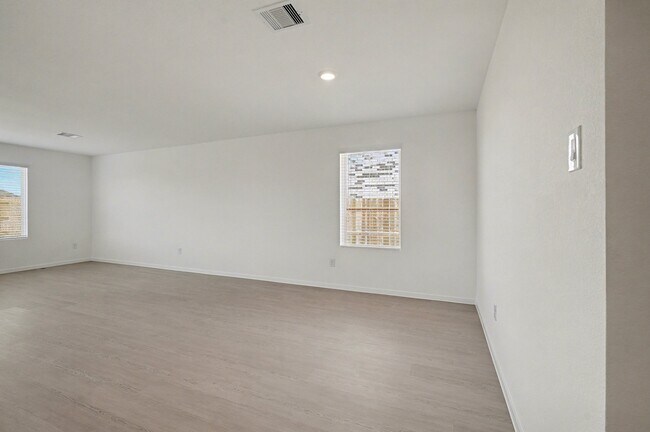 Building Photo - 6315 Linden Leaf Dr