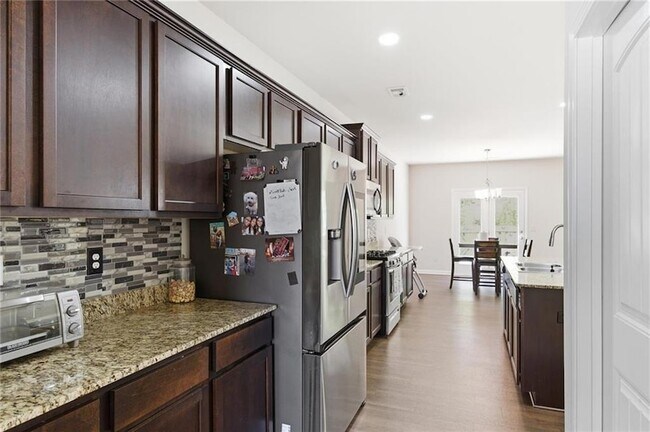 Building Photo - 296 Maple Brook Dr