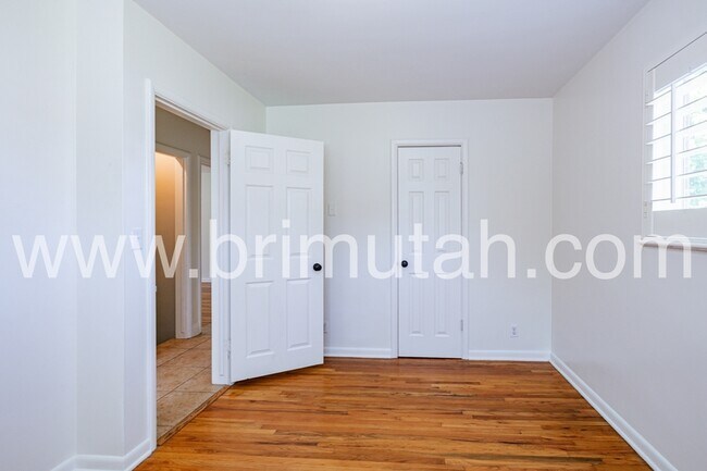 Building Photo - 30 W 1100 S