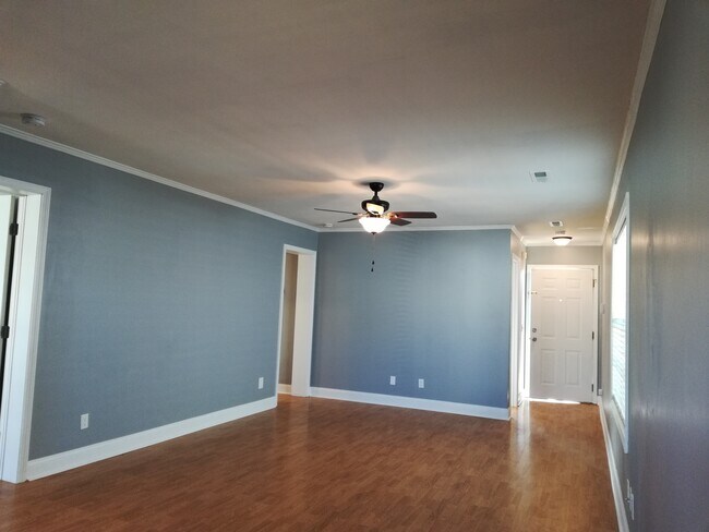 Building Photo - 1709 Sails Way