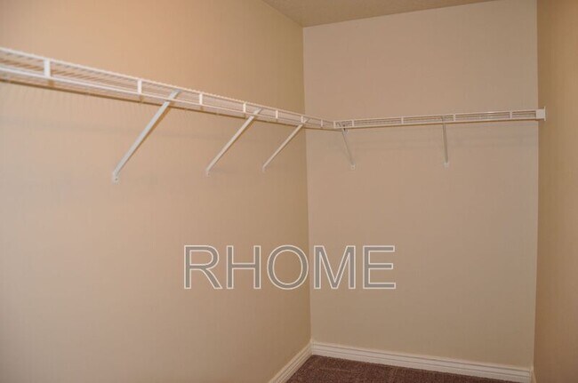 Building Photo - 1705 Westbury Way