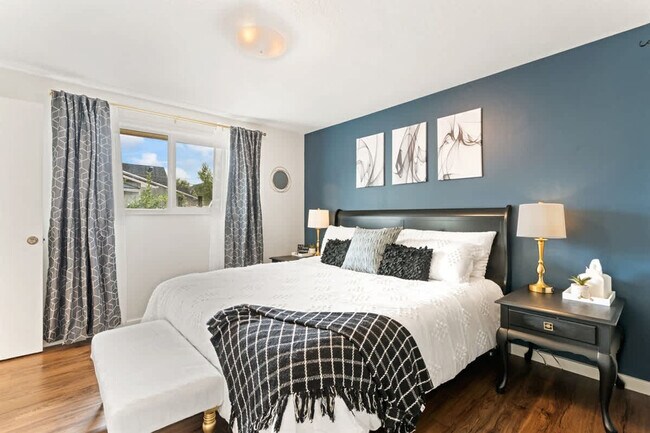 Building Photo - 3413 W Sunset Ave