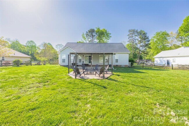 Building Photo - 150 State Park Rd