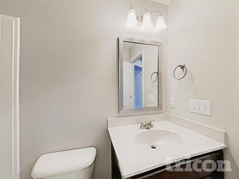 Building Photo - 1063 Spicer Dr