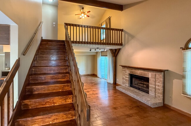 Building Photo - 15528 Whitehall Ln