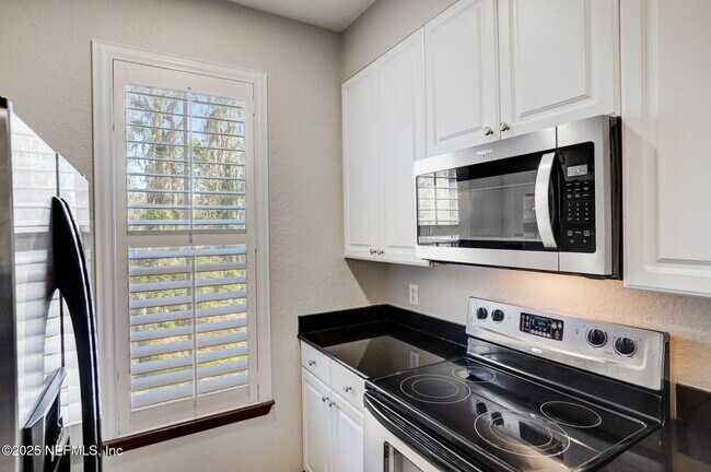 Building Photo - 8539 Gate Pkwy W