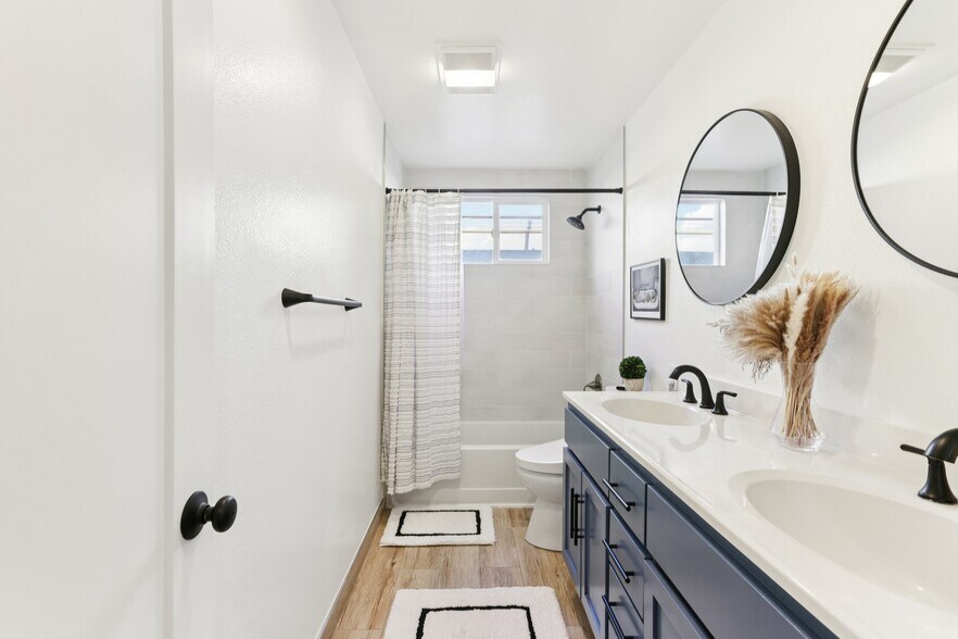 Building Photo - 665 Washington Blvd