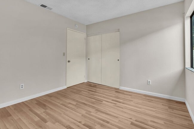 Building Photo - 1688 Bruin St