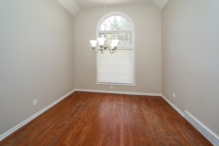 Building Photo - 554 N Sanga Rd