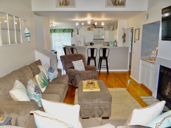 Building Photo - Furnished All-Inclusive 4bed/3bath condo a...