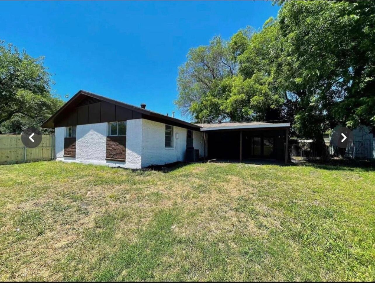 Building Photo - 1601 Carroll Dr