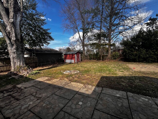 Building Photo - Spacious 3 Bedroom With A Basement