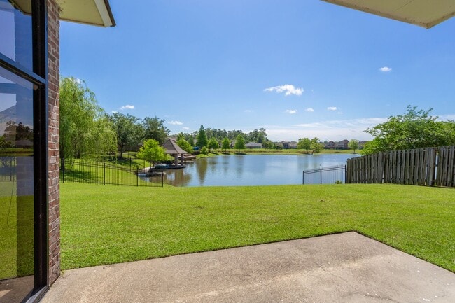 Building Photo - Fully Furnished, All-Inclusive Lakefront L...