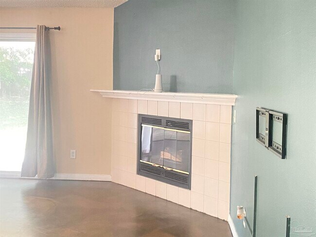 Building Photo - 6425 Sarasota St