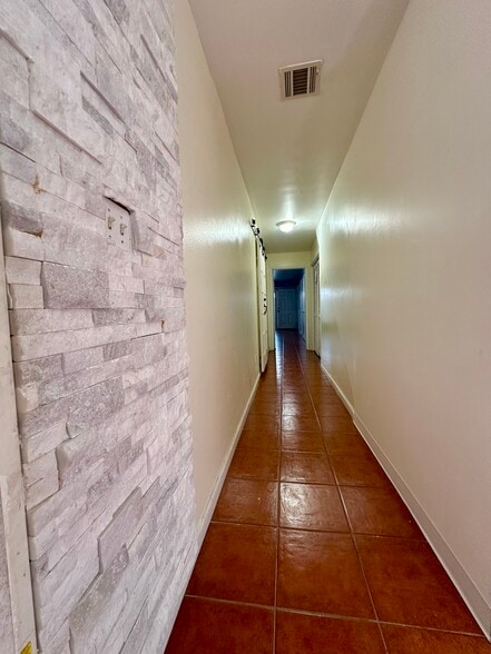 Building Photo - 3 Harbor Front Ct