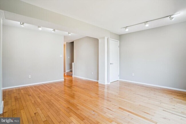 Building Photo - 3125 17th St S