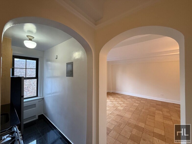 Primary Photo - Christopher Street