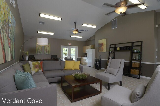 Building Photo - 4260 SE 10th Pl