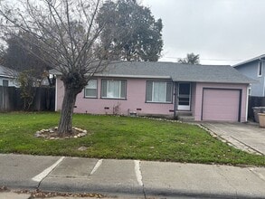 Building Photo - Charming 3 bedroom 2bath home available now!