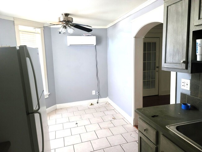 Primary Photo - 1 Bed 1 Bath utilities included!