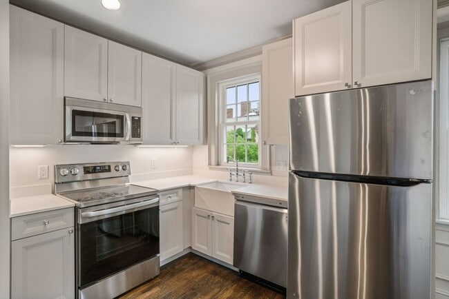 Primary Photo - 3 Dana St