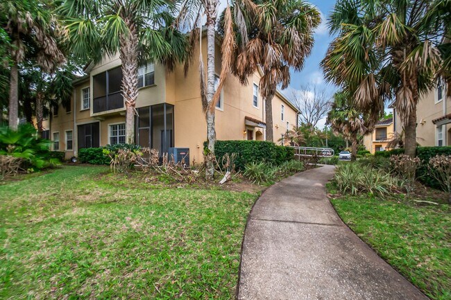 Building Photo - Spacious 3/2 Condo in the Gated Oakwater Community with Single Car Garage! Brand new carpets and ...