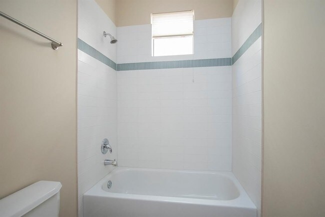 Building Photo - Contemporary townhome, rooftop terrace awa...