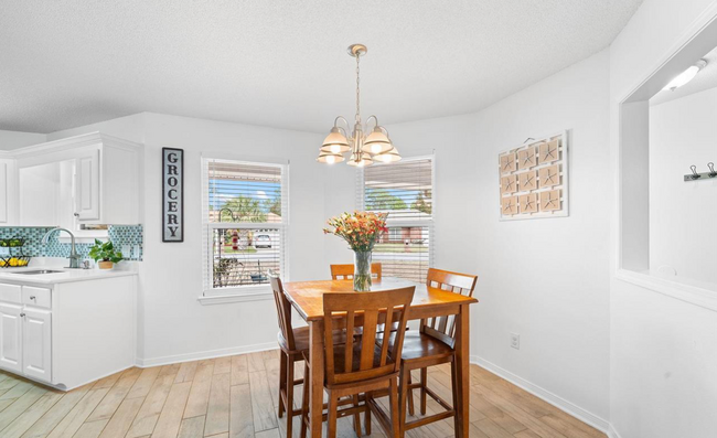 Building Photo - Updated 3 Bed/2 Bath - Close To Perdido Ke...