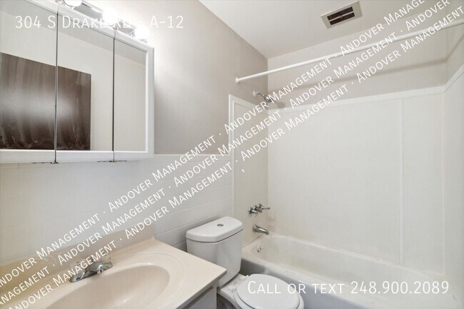 Building Photo - 304 S Drake Rd