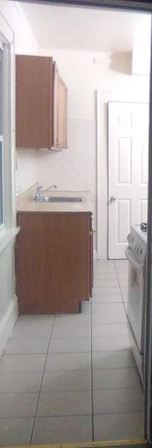 Building Photo - 89 Maple St