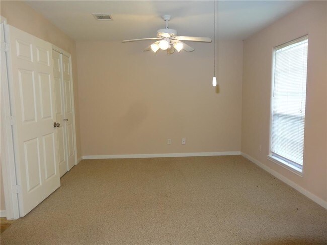 Building Photo - 33211 Old Hempstead Rd