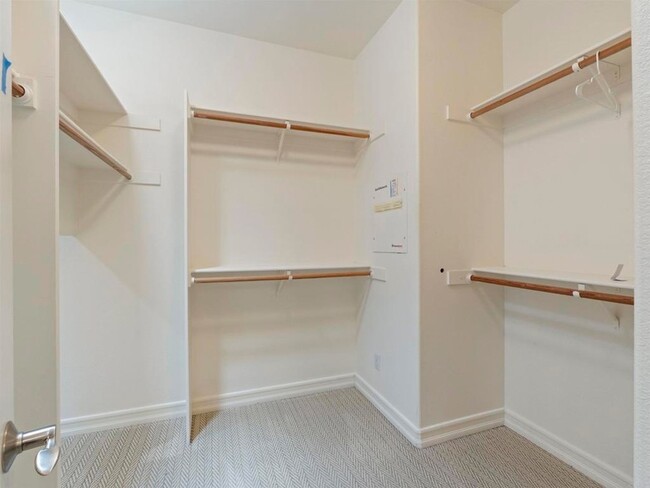 Building Photo - 5250 Coleridge Ct
