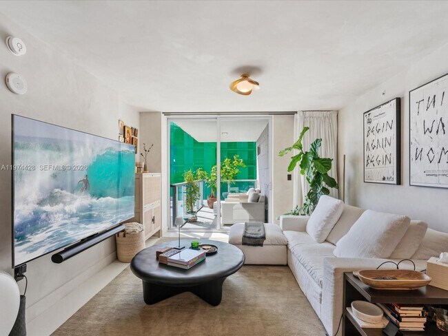 Building Photo - 9521 E Bay Harbor Dr