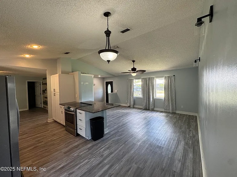 Building Photo - 6070 Baltimore Ave