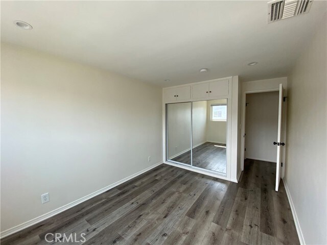 Building Photo - 208 S Park View St