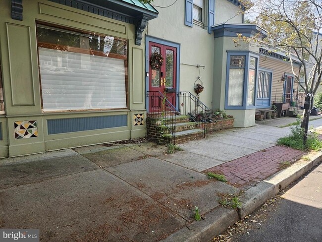 Building Photo - 67 Ferry St