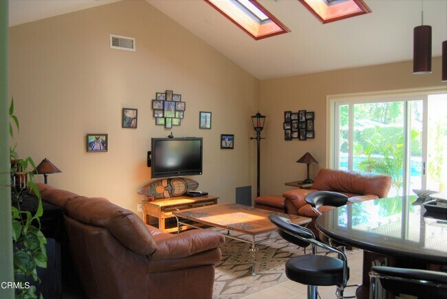 Building Photo - 278 Venus Ct