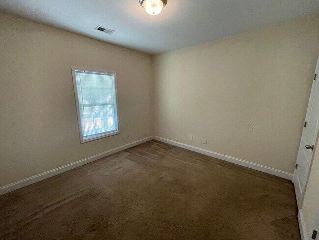 Building Photo - PRE-LEASING FOR AUGUST 2026!