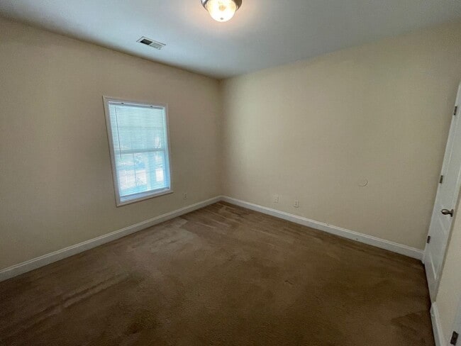 Building Photo - PRE-LEASING FOR AUGUST 9TH, 2026!