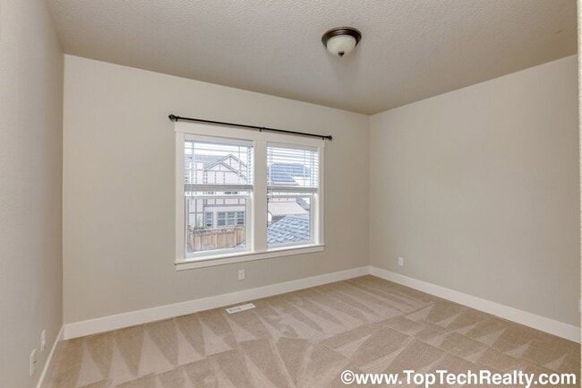 Building Photo - Lovely Beaverton Home 3BR, 2.5 BTH Great Location & A+Schools!