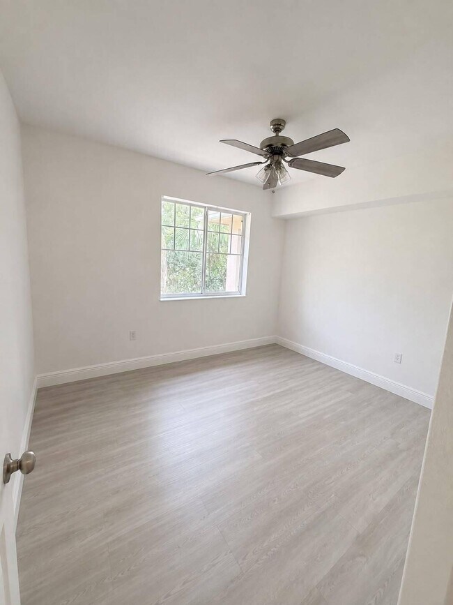 Building Photo - 6386 Emerald Dunes Dr