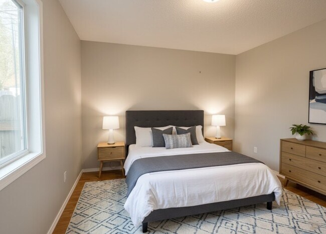 Building Photo - 215 SW 131st Ave