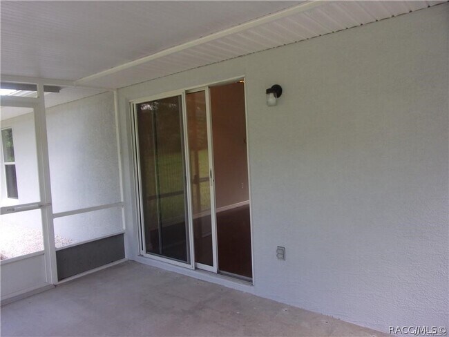 Building Photo - 210 Edison St