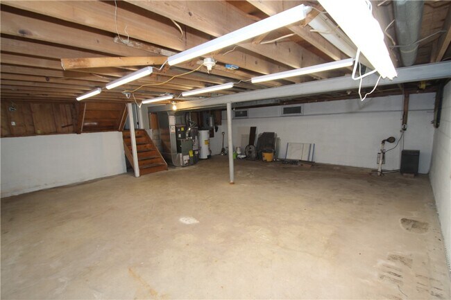 Building Photo - 34 Bright Oaks Dr